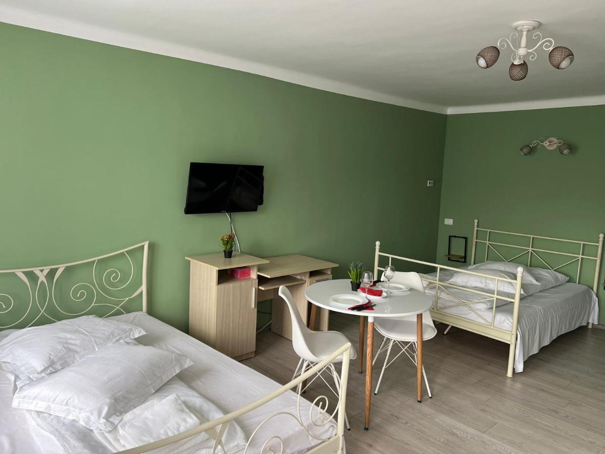 Premont Studios Ghimbav Extérieur photo