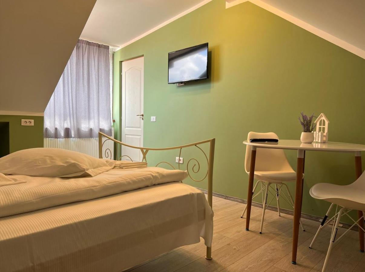 Premont Studios Ghimbav Extérieur photo