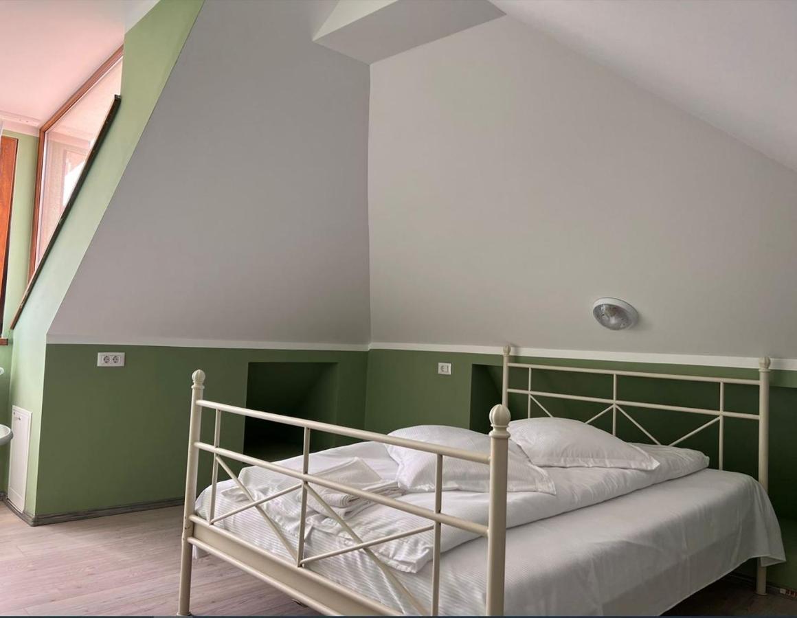 Premont Studios Ghimbav Extérieur photo
