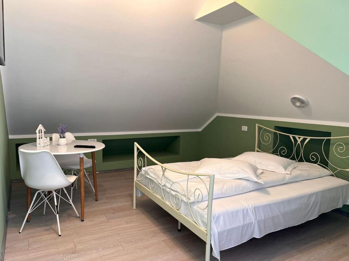 Premont Studios Ghimbav Extérieur photo